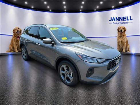 Used 2025 Ford Escape ST-Line Select AWD/4WD image 3