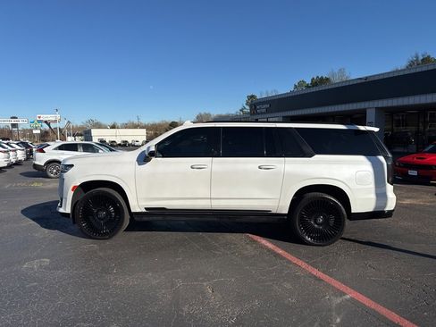 Used 2023 Cadillac Escalade ESV Premium Luxury w/ Performance Package image 9