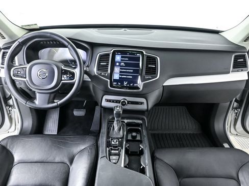 Used 2018 Volvo XC90 T6 Momentum w/ Convenience Package image 17