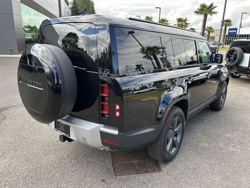 New 2025 Land Rover Defender 130 S image 7