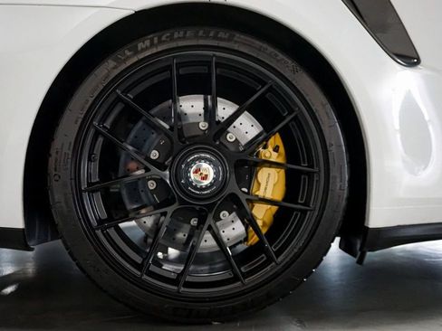 Used 2019 Porsche 911 4 Coupe image 37