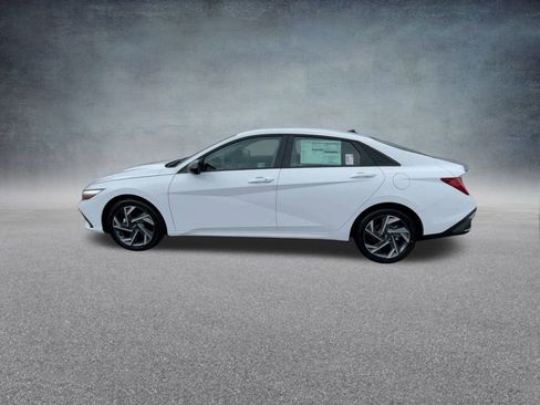 New 2025 Hyundai Elantra SEL image 12