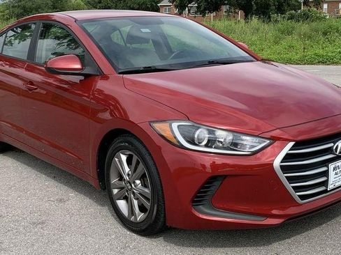 Used 2017 Hyundai Elantra SE image 10
