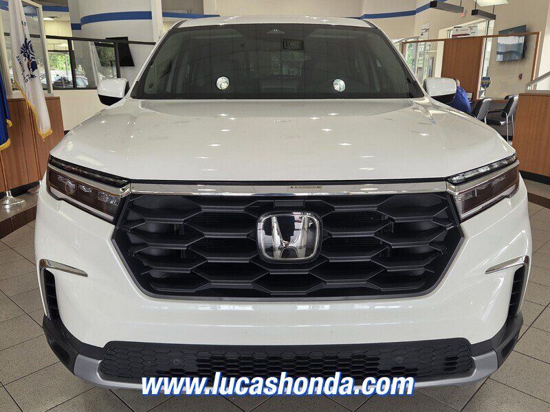Used 2024 Honda Pilot EX-L image 2