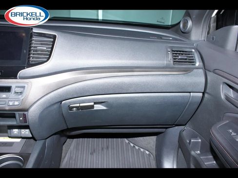 Used 2023 Honda Passport TrailSport image 17