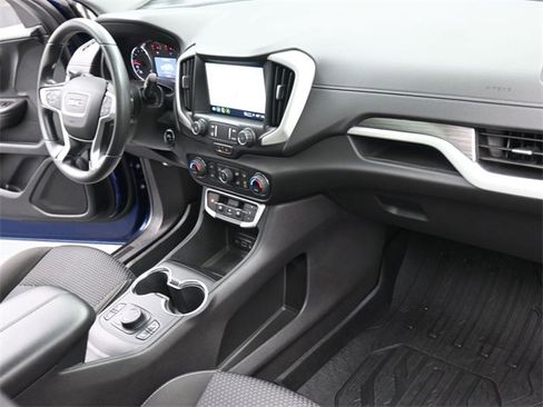 Used 2022 GMC Terrain SLE w/ Driver Convenience Package image 29