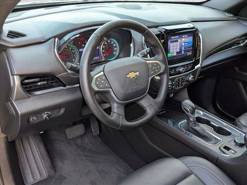 Used 2023 Chevrolet Traverse LT image 10