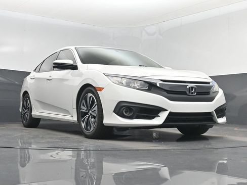 Used 2018 Honda Civic EX-L image 32