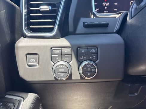 Used 2025 GMC Sierra 2500 Denali w/ Technology Package AWD/4WD image 26
