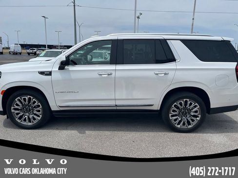 Used 2023 GMC Yukon Denali Ultimate AWD/4WD image 8