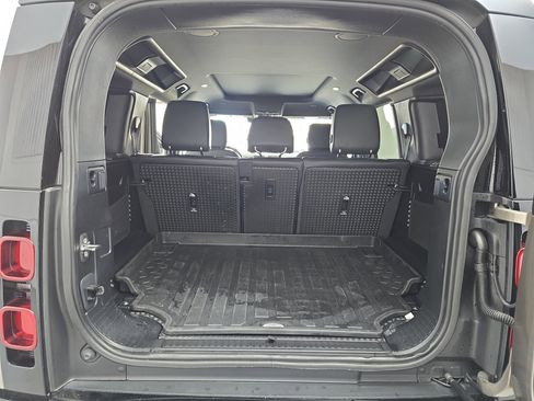 Used 2023 Land Rover Defender 110 X-Dynamic SE image 12