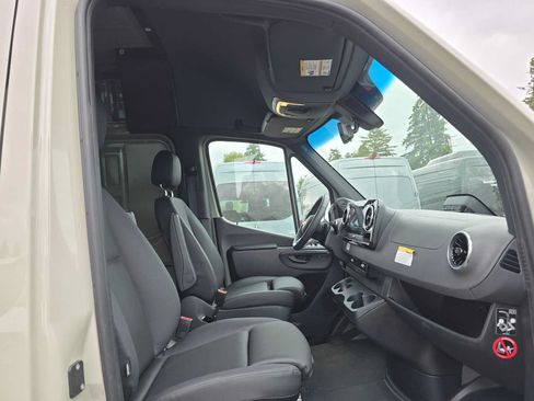 Used 2026 Mercedes-Benz Sprinter 2500 image 11