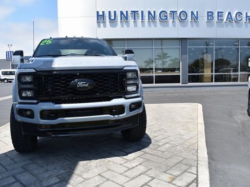 Used 2025 Ford F450 Lariat w/ FX4 Off-Road Package image 31