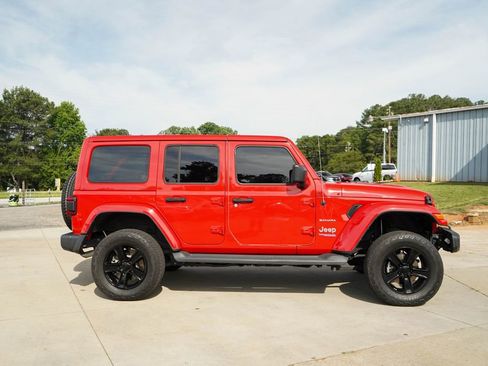 Used 2021 Jeep Wrangler Unlimited Sahara AWD/4WD image 3