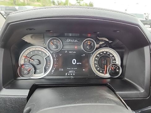 Used 2015 RAM 2500 Laramie w/ Convenience Group AWD/4WD image 15