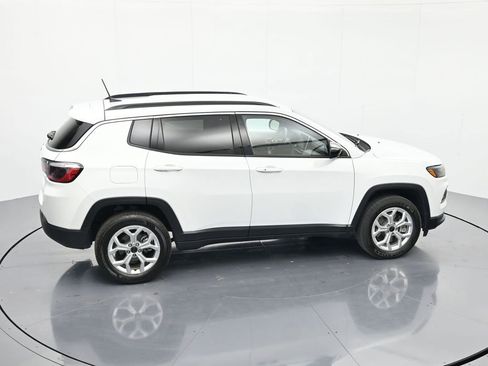 Used 2025 Jeep Compass Latitude AWD/4WD image 30