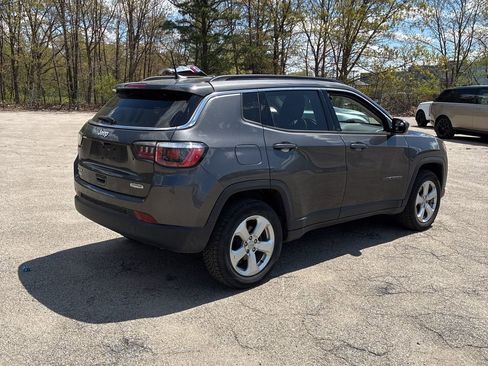 Used 2019 Jeep Compass Latitude AWD/4WD image 5