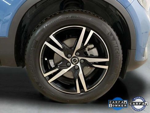 Used 2025 Volvo XC40 B5 Core image 32