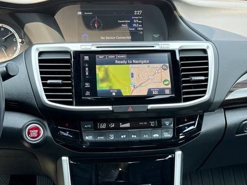 Used 2017 Honda Accord EX-L image 10