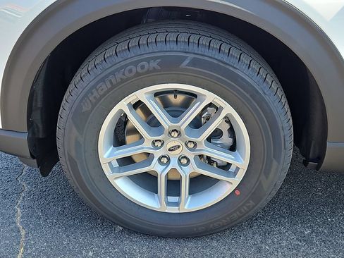 New 2026 Ford Explorer Active w/ Active Comfort Package RWD image 17