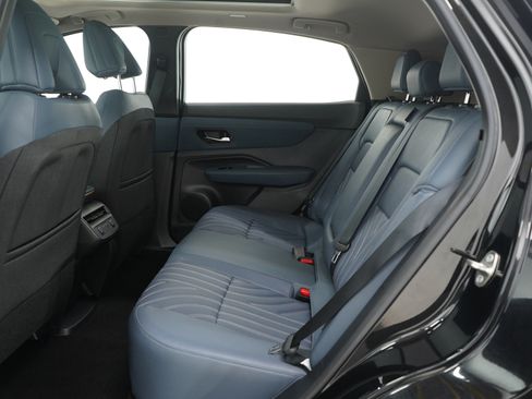 Used 2024 Nissan Ariya AWD image 15