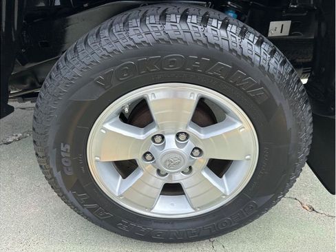 Used 2015 Toyota Tacoma 4x4 Double Cab image 11