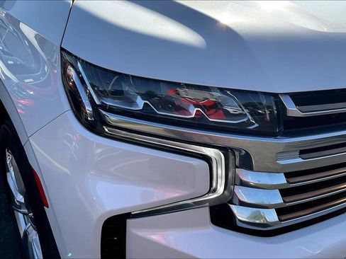 Used 2022 Chevrolet Suburban High Country w/ LPO, Illumination Package image 29