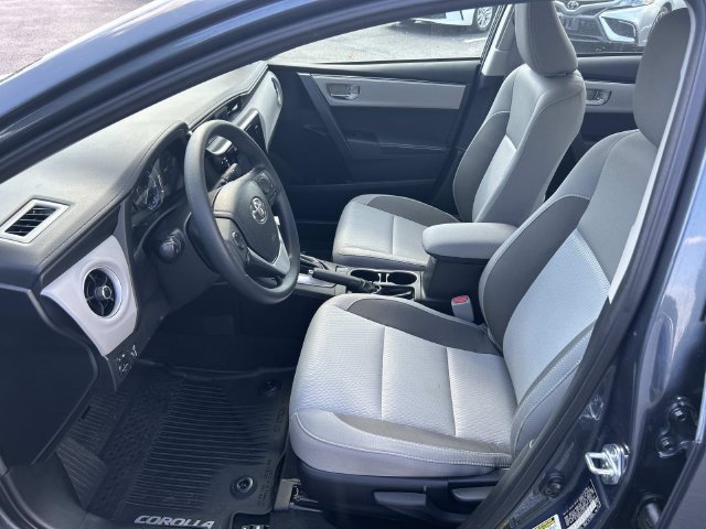 Used 2017 Toyota Corolla LE w/ Carpet Mat Package (TMS) FWD image 17