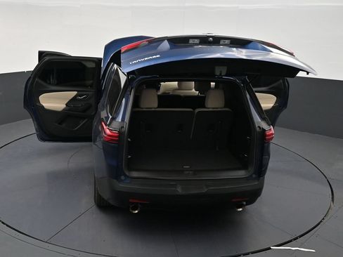 Used 2022 Chevrolet Traverse LS FWD image 32