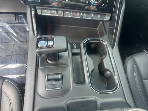 Used 2024 GMC Sierra 1500 AT4 w/ Technology Package AWD/4WD image 16
