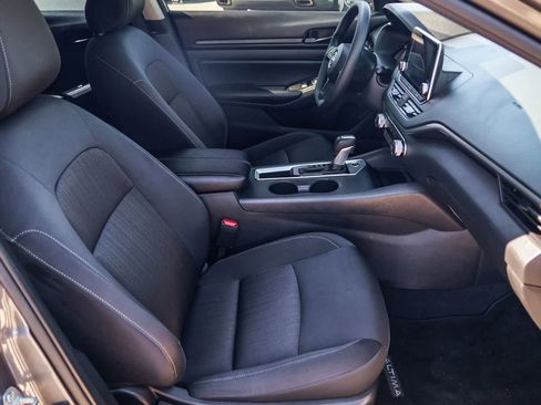 Used 2025 Nissan Altima 2.5 S image 16