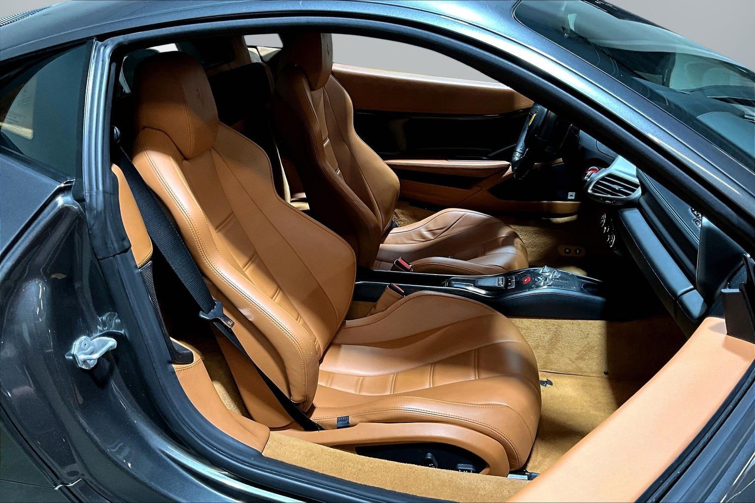Used 2014 Ferrari 458 Italia Coupe RWD image 23