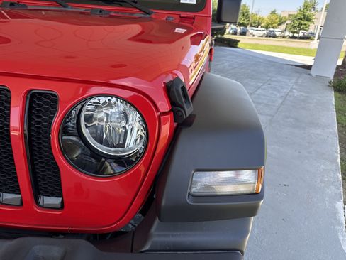 Used 2022 Jeep Wrangler Unlimited Sport AWD/4WD image 5
