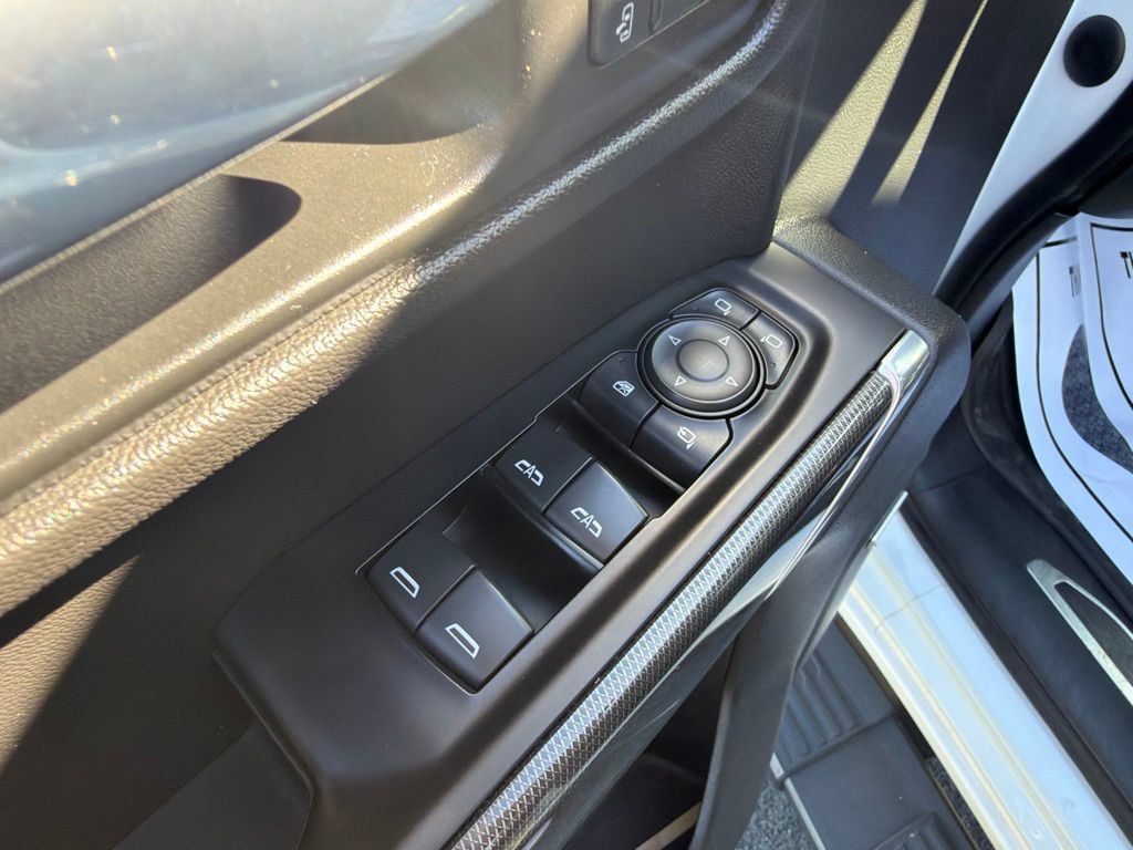 Used 2020 GMC Sierra 1500 AT4 w/ AT4 Premium Package AWD/4WD image 23