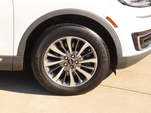 Used 2020 Lincoln Nautilus FWD w/ Equipment Group 101A image 9