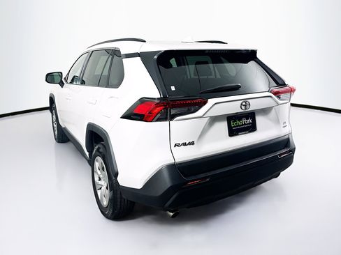Used 2021 Toyota RAV4 LE AWD/4WD image 5