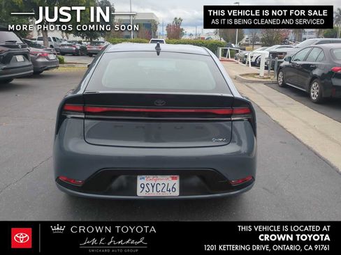 Used 2025 Toyota Prius XLE image 2