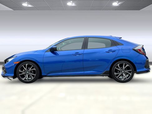 Used 2018 Honda Civic Sport Touring image 2