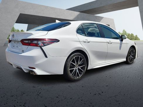 Used 2024 Toyota Camry SE AWD/4WD image 6