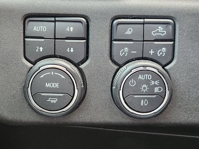Used 2024 Chevrolet Silverado 3500 High Country w/ Technology Package AWD/4WD image 21