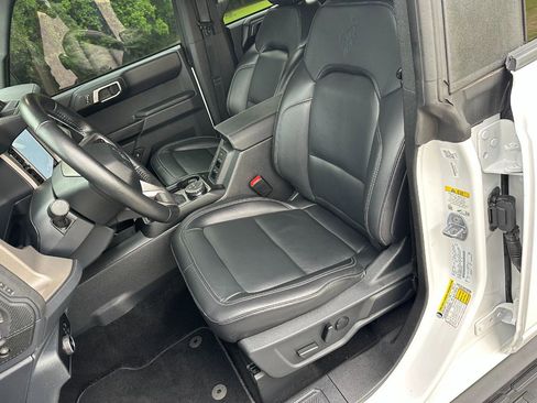 Used 2025 Ford Bronco Outer Banks AWD/4WD image 12
