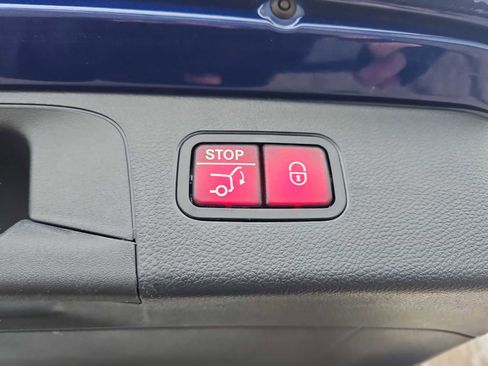 Used 2021 Mercedes-Benz GLC 300 4MATIC image 23