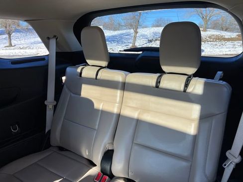 Used 2022 Ford Explorer XLT w/ Equipment Group 202A image 25