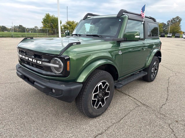 Used 2022 Ford Bronco Outer Banks AWD/4WD image 2