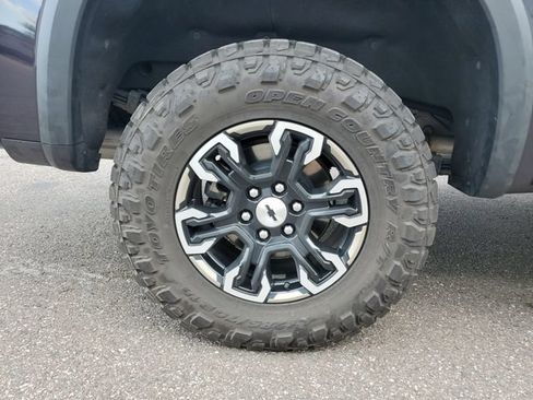Used 2023 Chevrolet Silverado 1500 ZR2 w/ Technology Package AWD/4WD image 5