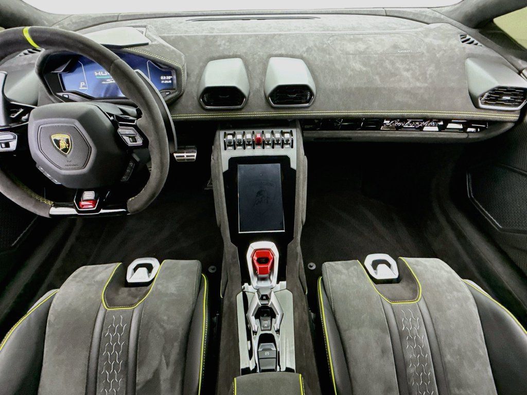 Used 2024 Lamborghini Huracan Sterrato AWD/4WD image 14