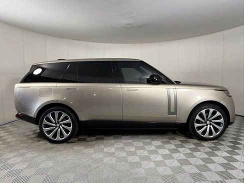 Used 2025 Land Rover Range Rover Long Wheelbase SE AWD/4WD image 13