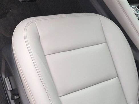 New 2026 Ford Explorer Active w/ Active Comfort Package image 4