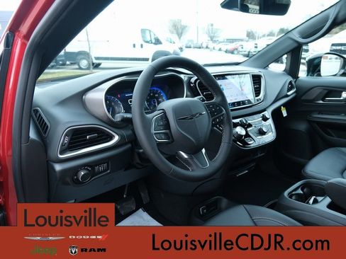 New 2026 Chrysler Voyager LX FWD image 4