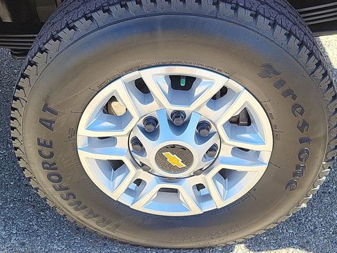 Used 2024 Chevrolet Silverado 2500 LT w/ Convenience Package AWD/4WD image 38